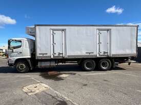 2010 Hino FL 500 2427 Refrigerated Pantech (Day Cab) - picture2' - Click to enlarge