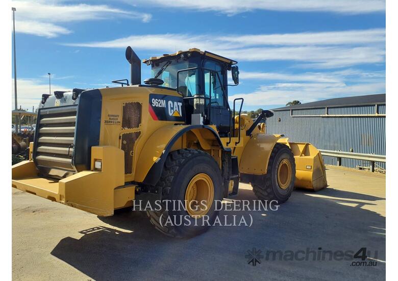 caption CAT 962M Wheel Loaders integrated Toolcarriers