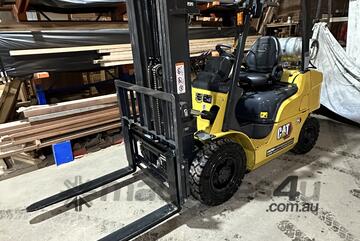 Cat Forklift 2.5 t container mast sideshift 4.75 height