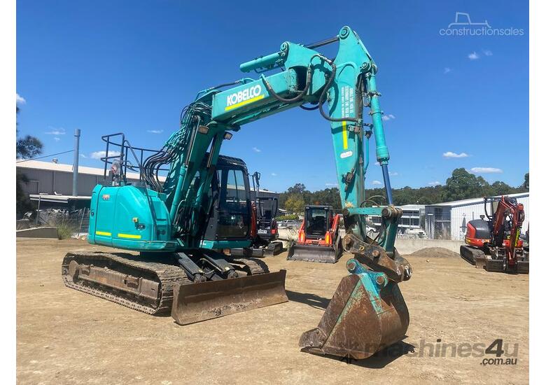 caption 2016 Kobelco SK135SR-3 Offset Boom With Quick Hitch