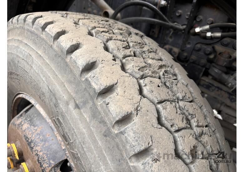 2010 Mack CSMR 8x4x4 Service Truck