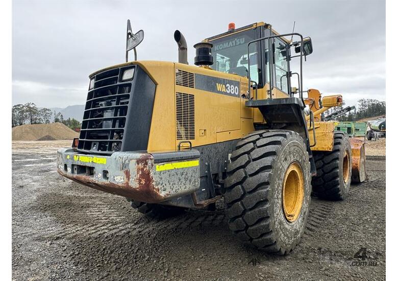 caption 2018 KOMATSU WA 380-6 LOADER