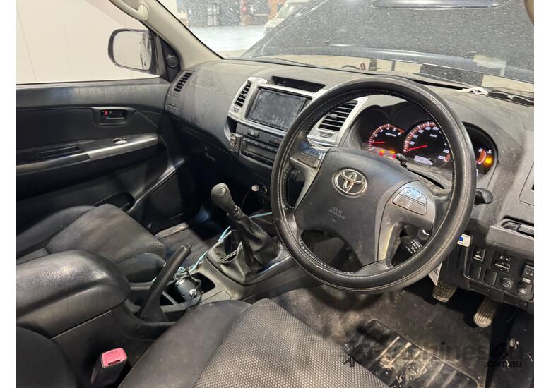 caption 2014 Toyota Hilux SR5 Diesel Dual Cab Ute