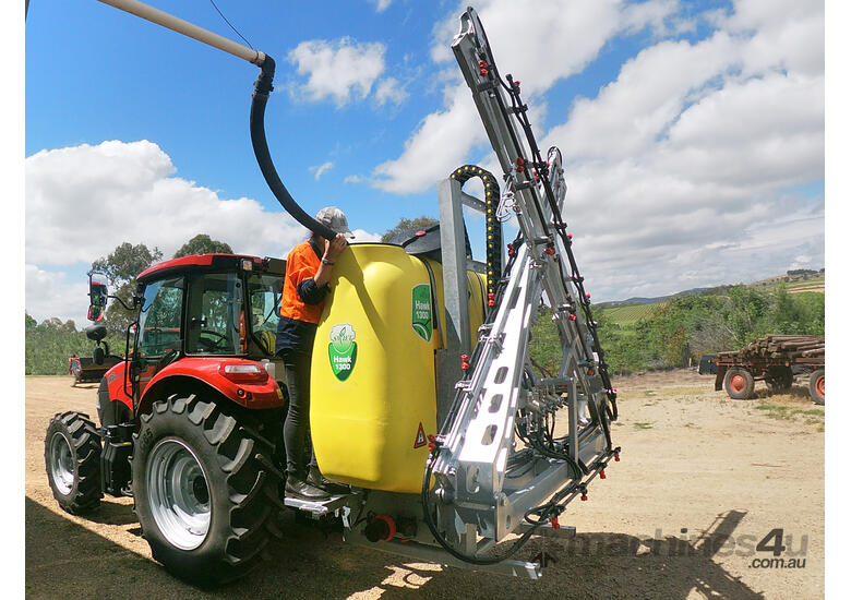 caption Hawk 1000L Linkage Sprayer with 12m Hydraulic Fold Boom
