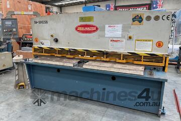 NOW AVAILABLE - Steelmaster 2500 x 6mm Guillotine. NOW AVAILABLE - Steelmaster 2500 x 6mm Guillotine.