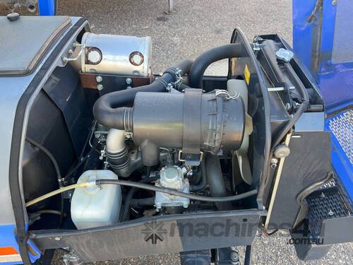 caption 2013 Iseki SF3707A Front Deck Mower