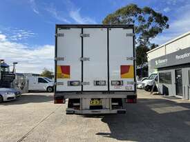 2017 Isuzu FSR 140 260  4x2 Refrigerated Pantech (8plt) - picture1' - Click to enlarge