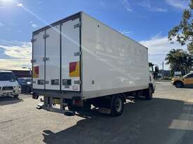 2017 Isuzu FSR 140 260  4x2 Refrigerated Pantech (8plt) - picture2' - Click to enlarge