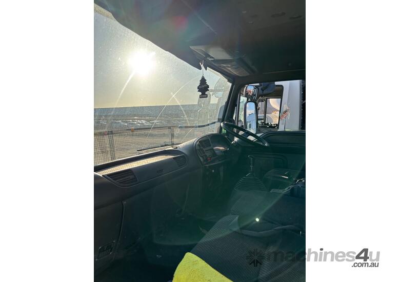 caption 2006 Isuzu FSR 700 Long Tilt Tray
