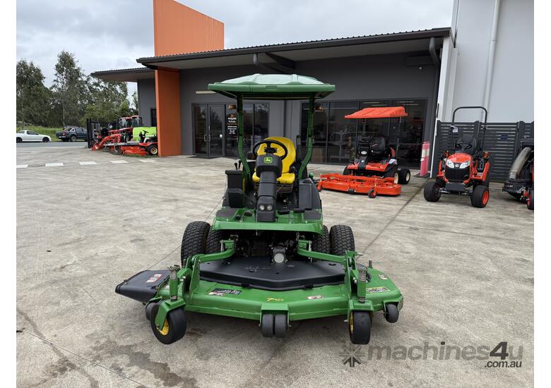 caption John Deere 1570 TerrainCut Front Mower
