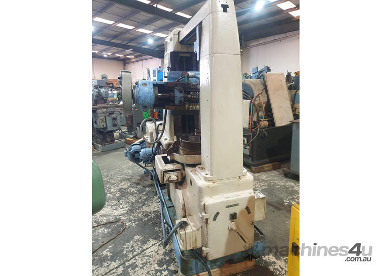 TOS FO6 Gear Hobbing Machine