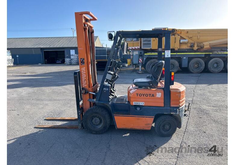 caption 1992 Toyota 8FBE15 Forklift