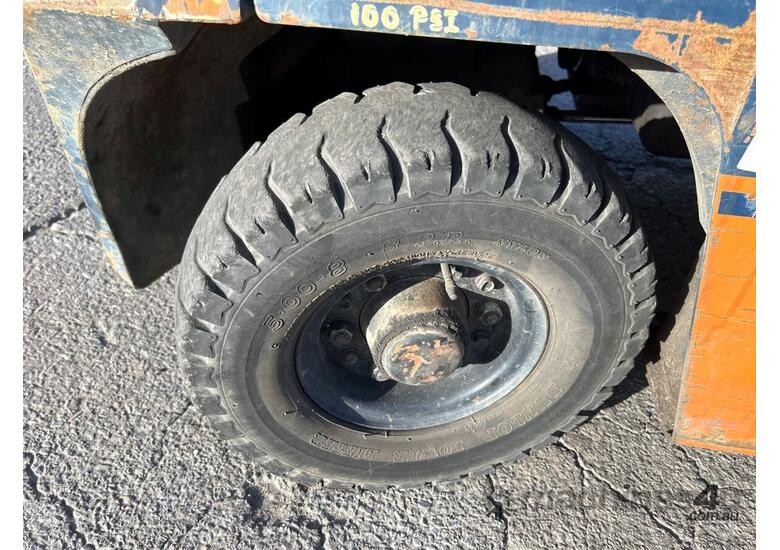 caption 1992 Toyota 8FBE15 Forklift