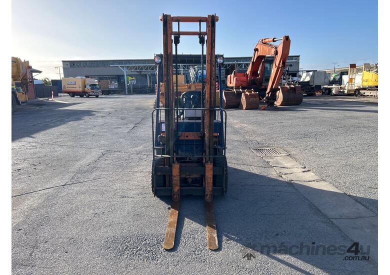 caption 1992 Toyota 8FBE15 Forklift