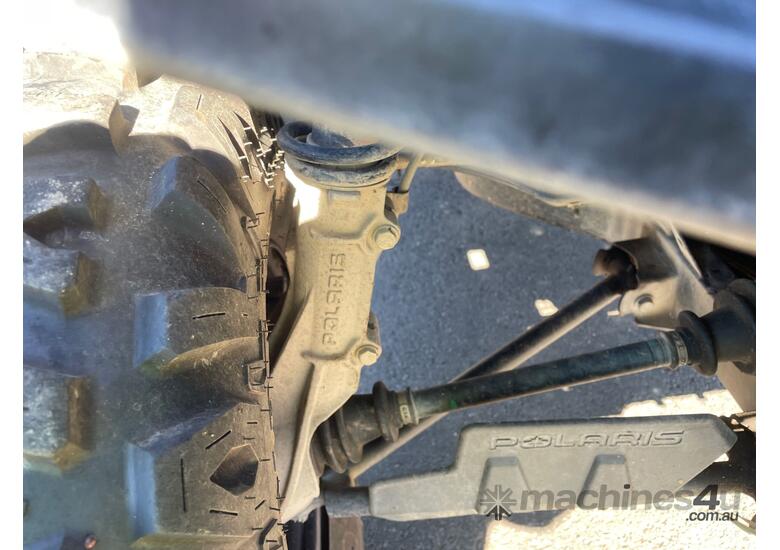 caption 2015 Polaris RANGER Crew 570 ATV/VTT