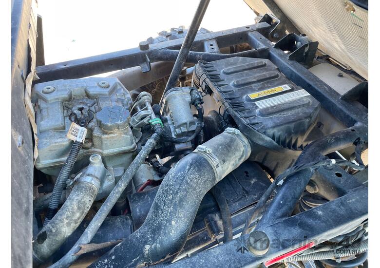 caption 2015 Polaris RANGER Crew 570 ATV/VTT