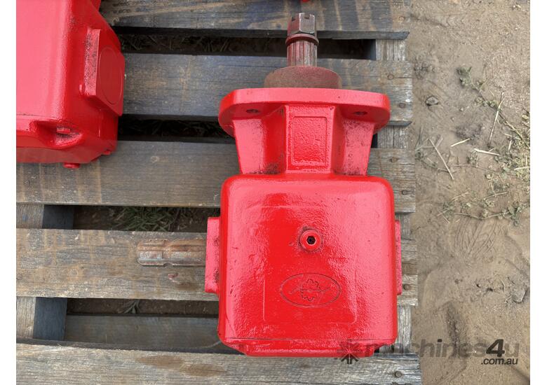 caption 1 x New Slasher Gear Box