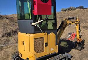 Kubota D1105 powered 2.5 tonne mini excavator - NEW