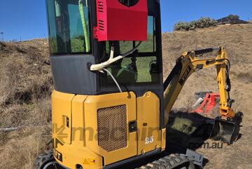   Privately imported 2.5 tonne mini excavator