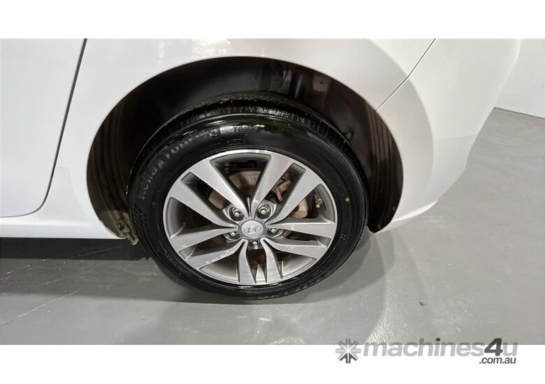 caption 2017 Hyundai i30 Active Diesel  (Ex Corporate Fleet)