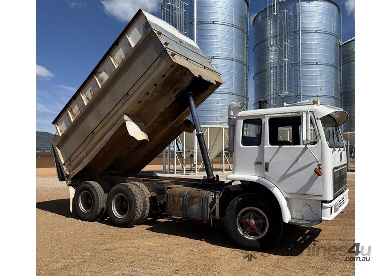 INTERNATIONAL ACCO 2150B