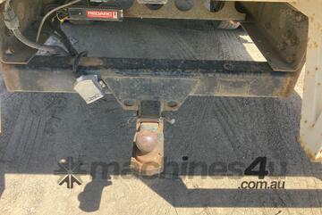 2006 Isuzu NQR 450 Crew Table Top
