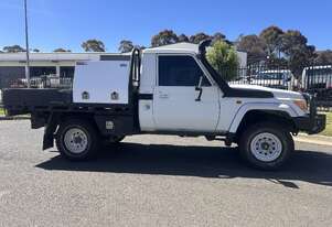 Toyota 2011   Landcruiser