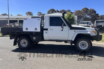 Toyota 2011   Landcruiser