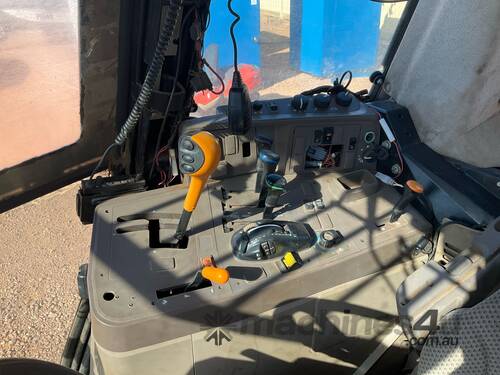 John Deere 6110M 4x4 Tractor