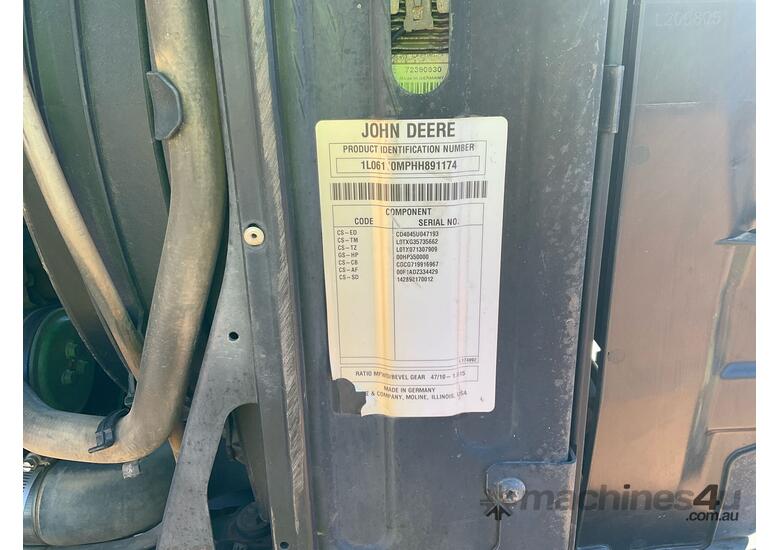 John Deere 6110M 4x4 Tractor