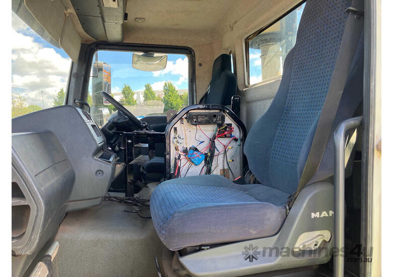 2009 MAN TGM 18.280 Spreader Truck