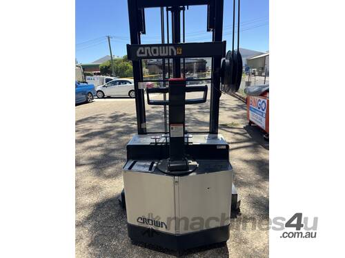 Crown 25WRTL-150 Electric Walkie Reach Stacker Forklift 1130kg Capacity 3800mm Lift