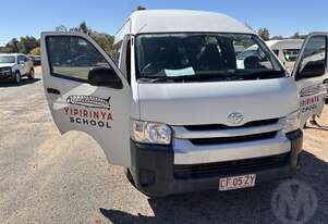 Toyota   Commuter 200