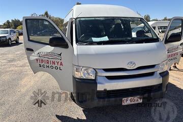 Toyota   Commuter 200