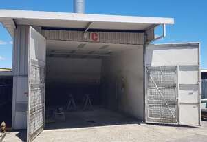 Spray booth 7.2m x 4.4m