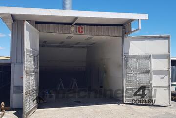 Spray booth 7.2m x 4.4m