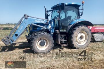 (8644) New Holland Tractor TS110A