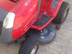 Murray (by Briggs & Stratton) Ride- on Mower - picture0' - Click to enlarge