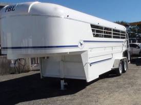 mcneill pbl 4 horse gooseneck for sale - picture0' - Click to enlarge