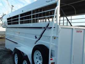 mcneill pbl 4 horse gooseneck for sale - picture2' - Click to enlarge