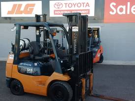 TOYOTA 42-7FGK30 7 SERIES 3.0 TON WITH CONTAINER MAST - picture1' - Click to enlarge
