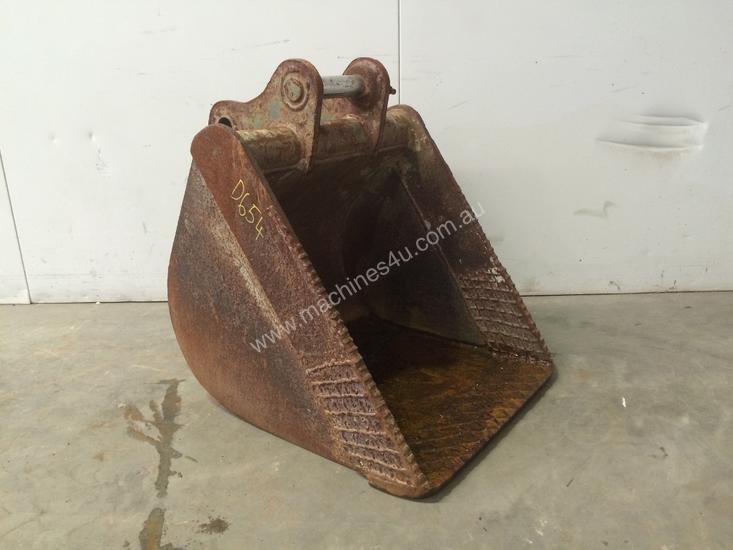 caption 600MM GUMMY DIGGING BUCKET SUIT 4-6T EXCAVATOR D654