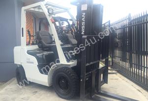 ACTIVE FORKLIFTS - NISSAN Forklift 2.5Ton Container Mast 4300mm Lift