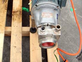 Rotary Vane Pump with spare head - picture0' - Click to enlarge