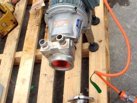 Rotary Vane Pump with spare head - picture0' - Click to enlarge