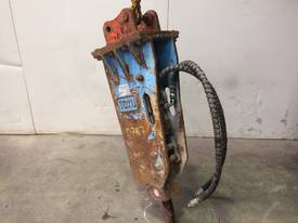 TOKU 3M HYDRAULIC ROCK BREAKER ATTACHMENT SUIT 1-3T EXCAVATOR D787 - picture0' - Click to enlarge