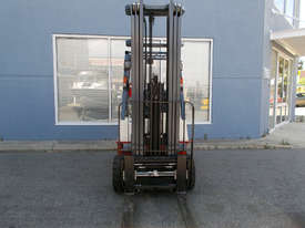 NISSAN LPG 2500kg forklift with 6000mm three stage mast - picture0' - Click to enlarge