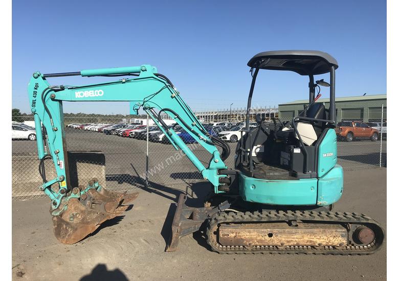 caption Kobelco SK35SR Tracked-Excav Excavator