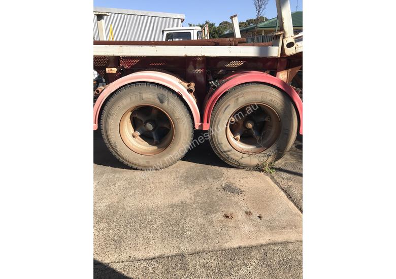 caption Skel Bogie Trailer