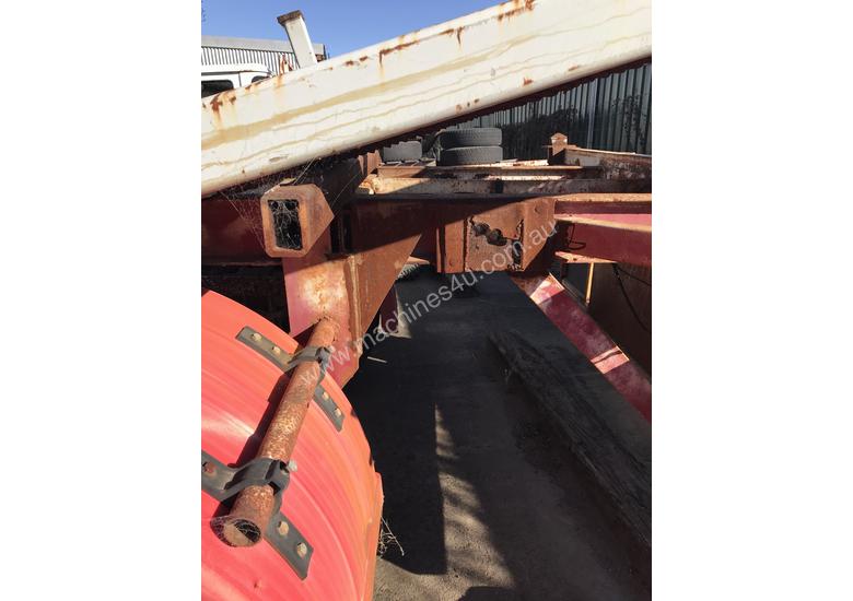 caption Skel Bogie Trailer